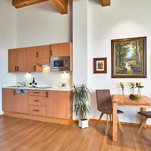  Apartment Florian